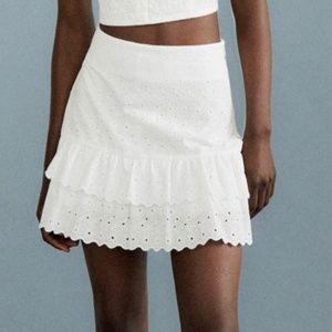 EMBROIDERED EYELET SKORT